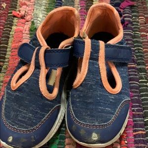 Koala kids size 8 toddler play shoes daycare